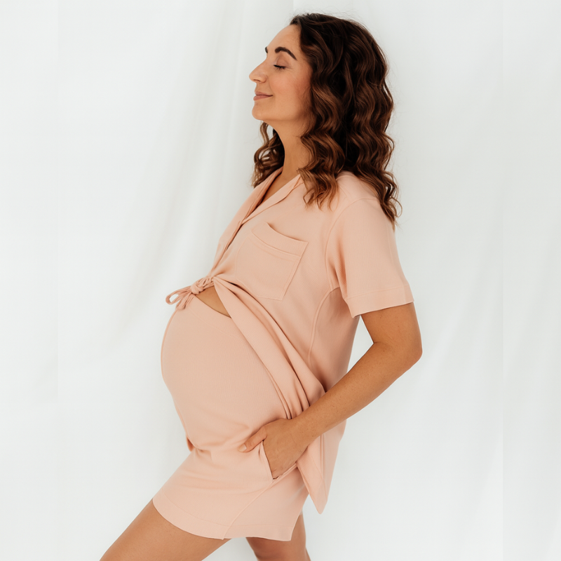 Rosa Schwangerschaftspyjama, 3-teiliges Set mit Shirt und Hose